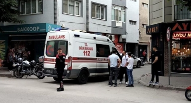 Barışmaya gitti eşini sokak ortasında bıçakladı