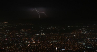 Bursa'da şimşekler görsel şölen oluşturdu