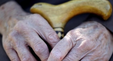 Cilt yaşlanmasını durdurmak için güneşten korunun