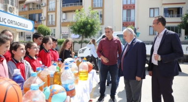 Gemlik’te duyarlı öğrenciler körfezin kirlenmesini önlüyor