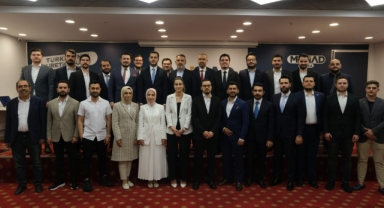 Genç MÜSİAD Bursa Şubesinde Bayrak Değişimi