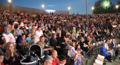 İnegöl Halk Dansları Topluluğundan muhteşem gece