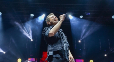 Kenan Doğulu Bursa'da sahne aldı