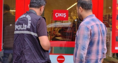 Markete pompalı tüfekle saldırı