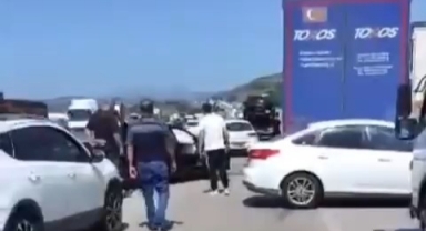 Otoban’da zincirleme kazada 11 araç birbirine girdi