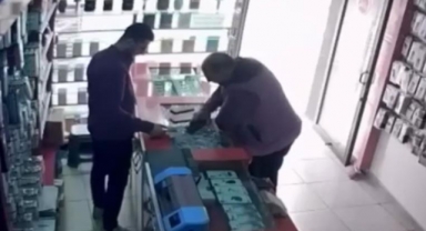 Para göndermiş gibi yaptı,işyeri sahibini dolandırdı