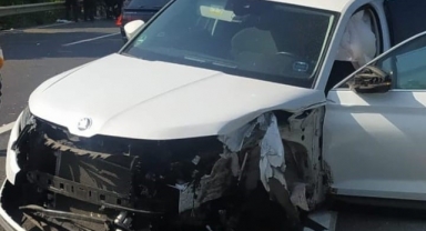 Tali yoldan çıkan otomobile çarptı: 4 yaralı
