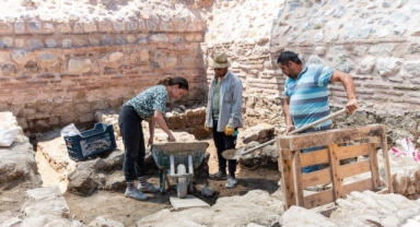 Tarihi İznik surlarında ‘mezarlık’ gizemi