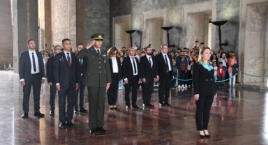 TEKSİDER'den Anıtkabir'e ziyaret