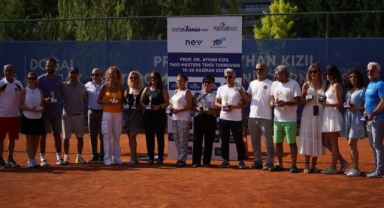 Tenis turnuvasında şampiyonlar belli oldu