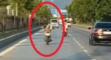Trafikte tehlikeli yolculuk kamerada