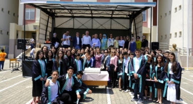 Yıl sonu şenliğinde doyasıya eğlendiler