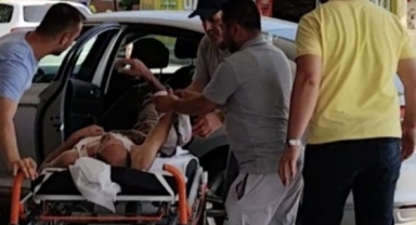 Ağaç keserken dal koluna saplandı