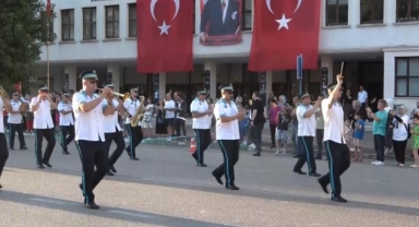 Bursalılar 15 Temmuz'un 7. yılında meydanlara akın etti