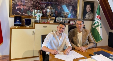 Bursaspor, Deniz Aydın’la sözleşme imzaladı