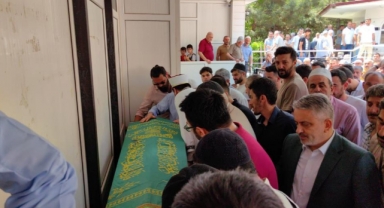 Cenazesi gözyaşları içinde kaldırıldı