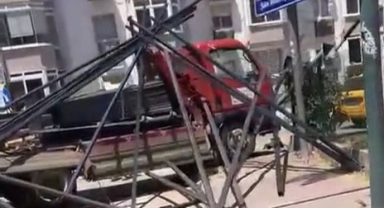 Freni patlayan kamyon yaya ve araçları biçti