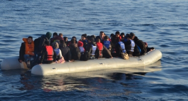 Göçmenleri taşıyan bot battı: 51 ölü