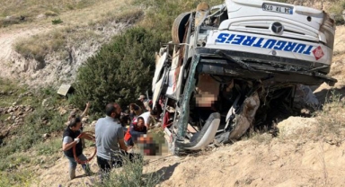 Kars'ta feci kaza: 6 ölü 23 yaralı