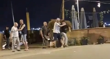 Kavga eden gencin kafasında bira şişesi patlattı