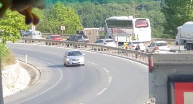 Kaza sebebiyle karayolu trafiğe kapandı