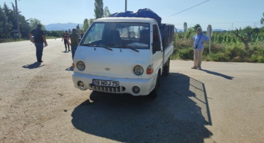 Motosiklet kamyonete çarptı: 1 ağır yaralı