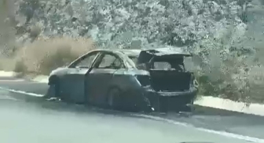 Seyir halindeki otomobil alev topuna döndü