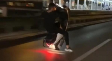 Trafikte tehlikeli yolculuk kamerada