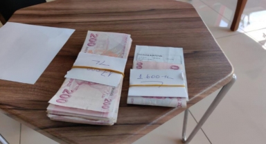 Yaşlı kadının kaybettiği parasını eczacı buldu