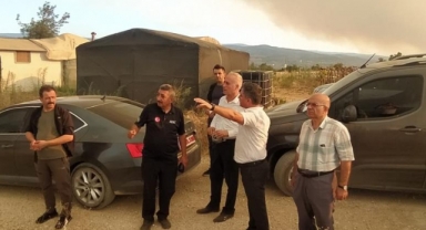 Alevler köye ulaşmasın diye buğday tarlalarını sürüyorlar