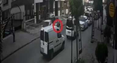Aynasını kullanmayan sürücü motosikletliye çarptı