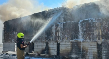 Balıkesir'de seyir halindeki tır alev topuna döndü