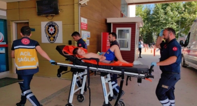 Çaydanlıktan üzerine sıcak su dökülen çocuk yandı