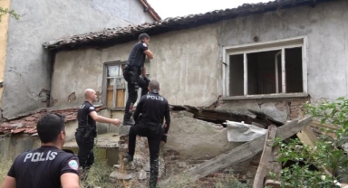 Ekiplerden terk edilmiş evlere baskın