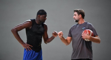 Mehmet Okur yeni sezon hazırlıklarında Tofaş A takım Staff’ında!