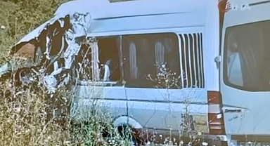 Orhaneli yolunda feci kaza:1 ölü 5 yaralı