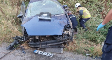 Savrulan otomobil Takla attı:2 ölü 2 yaralı