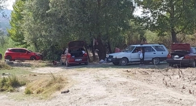 Sıcaktan bunalan köy sakinlerine plaj yaptırdı