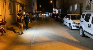 Silahla yaralandı, bakkala sığındı