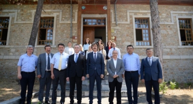 Tarihi taş mektep canlanıyor