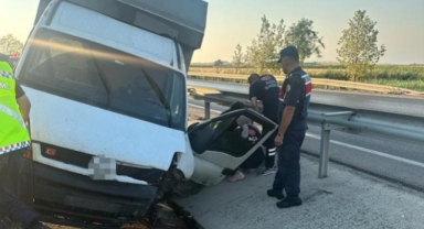 Yoldan çıkan kamyonet kaza yaptı: 1 ölü