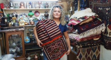 32 yıldır antika halıları yeniliyor