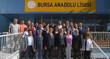 Başkan Dündar, öğrencileri yalnız bırakmıyor