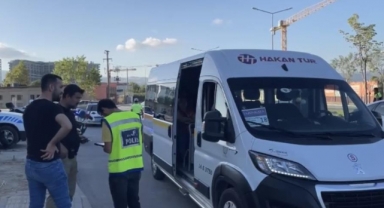 Bursa Emniyet Müdürlüğü, okul servislerini denetledi