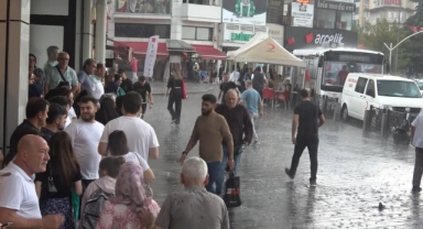 Bursalılar yağmura hazırlıksız yakalandı