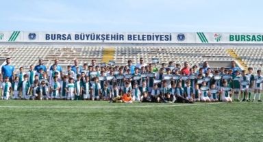 Bursaspor Futbol Okulu'nun yaz dönemi sona erdi