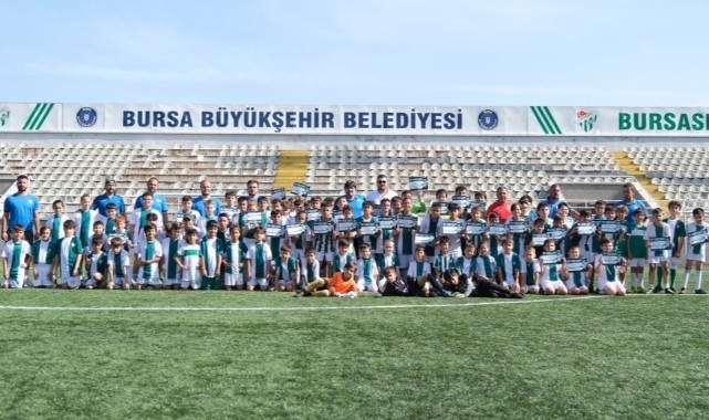 Bursaspor Futbol Okulu'nun yaz dönemi sona erdi