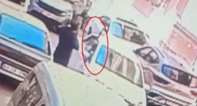 Düğün eğlencesinde Otomobilden sarkıp ateş açtı