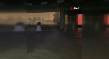 İstanbul sele teslim! Çam ve Sakura hastanesini su bastı