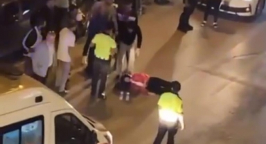 Kazada yaralanan kadın sürücüyü tekmeleyip kaçtı